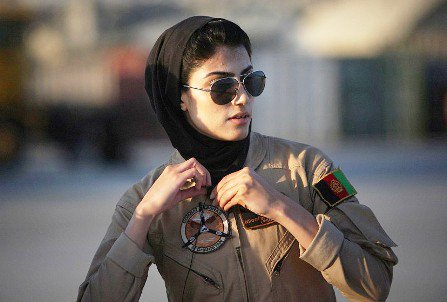 نیلوفر رحمانی زیباترین خلبان زن! عکس - تصویر دوم خبر