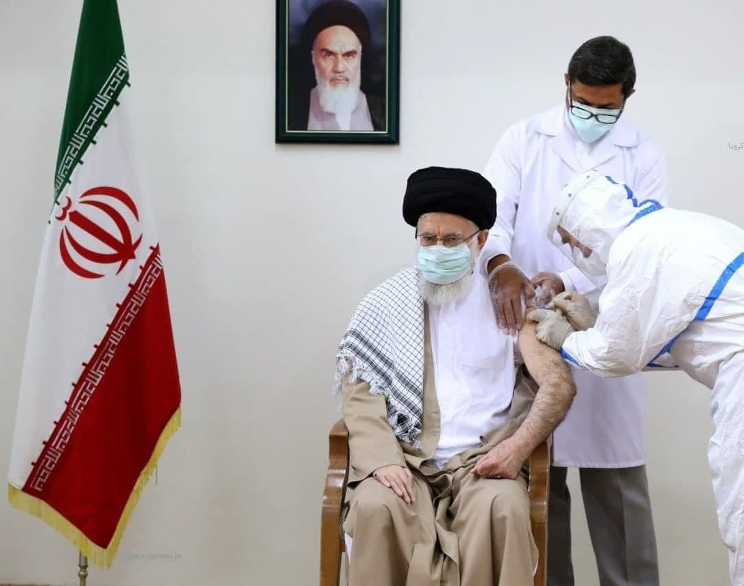 رهبر انقلاب اسلامی نوبت دوم واکسن ایرانی کرونا را دریافت کردند. - خبرگزاری افغان ایرکا