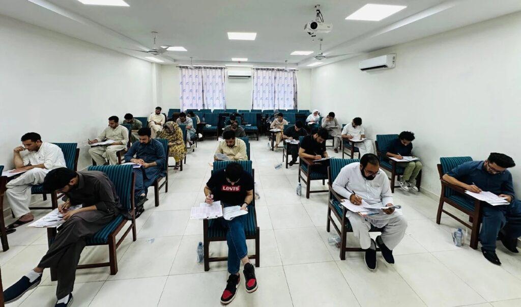Pakistan bars new Afghan medical students, directs enrolled students to return