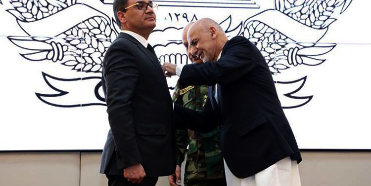 سربازان بی پناه سلاخی می شوند، وزیر دفاع با افتخار مدال می گیرد - خبرگزاری افغان ایرکا