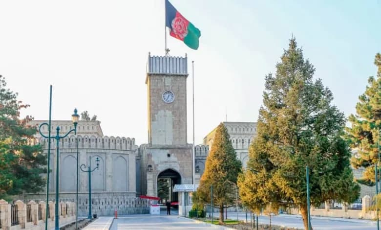 ارگ: رئیس جمهور قدرت را از طریق انتخابات، به جانشینش واگذار می کند - خبرگزاری افغان ایرکا