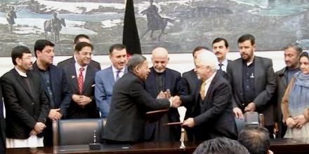 قرار داد انتقال لین برق 220 کیلو ولت، میان شرکت برشنا و کمپنی هندی درکابل به امضاء رسید - خبرگزاری افغان ایرکا