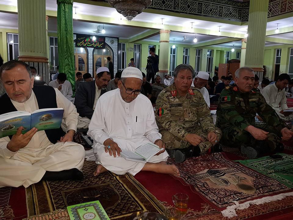 آخرین تصویر از حاج رمضان حسین زاده در مسجد الزهرا که به شهادت رسید - تصویر دوم خبر