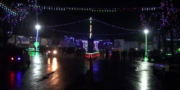 شهر قندوز در آستانۀ سال نو چراغانی شده است - تصویر دوم خبر