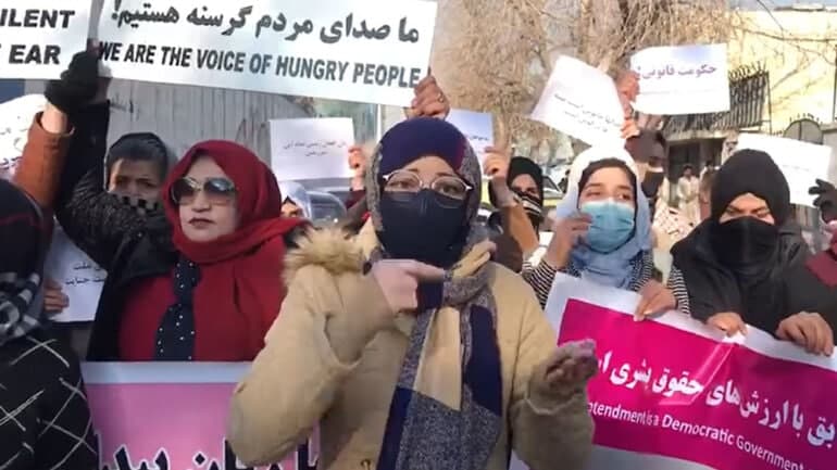 دو راه پیمایی اعتراضی زنان در کابل با شعار حکومت قانونی می خواهیم - خبرگزاری افغان ایرکا