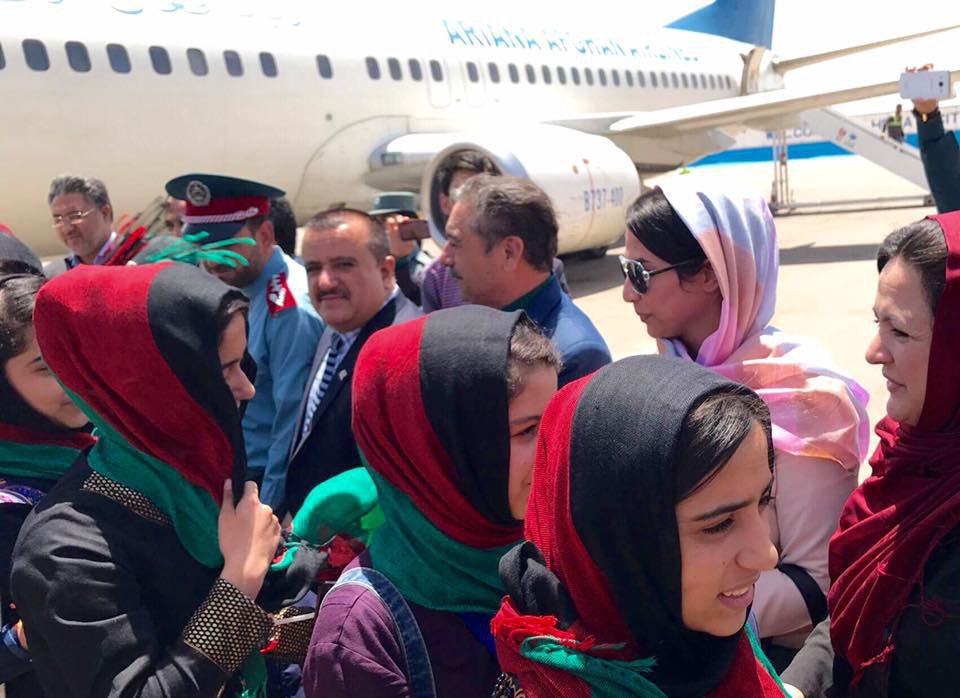  دختران روباتیک کشورمان به زادگاه شان در هرات رسیدند - تصویر دوم خبر