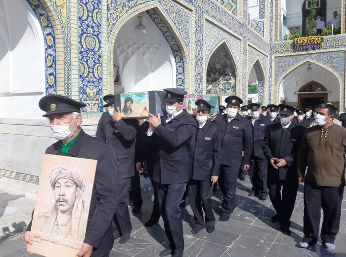 پیکر شهید افغانستانی در حرم مطهر رضوی آرام گرفت - تصویر سوم خبر