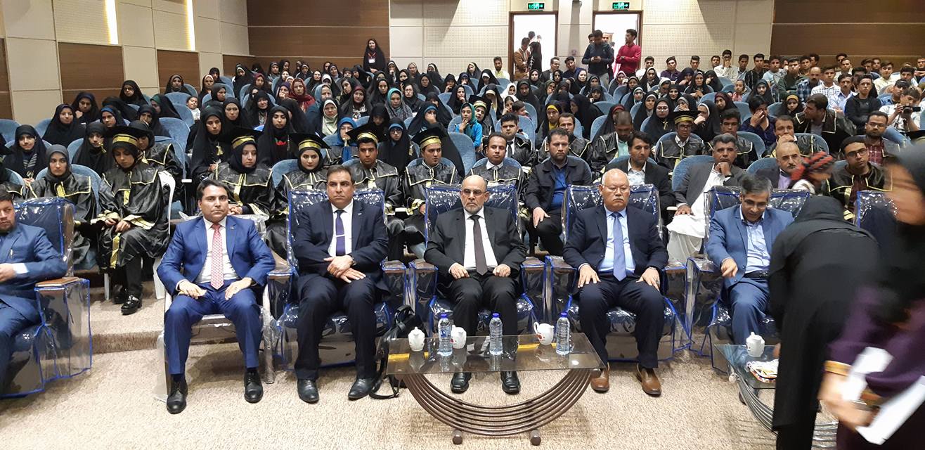 جشن فارغ التحصیلان دانشجویان افغانستانی در دانشگاه ولیعصر رفسنجان برگزار شد - تصویر دوم خبر