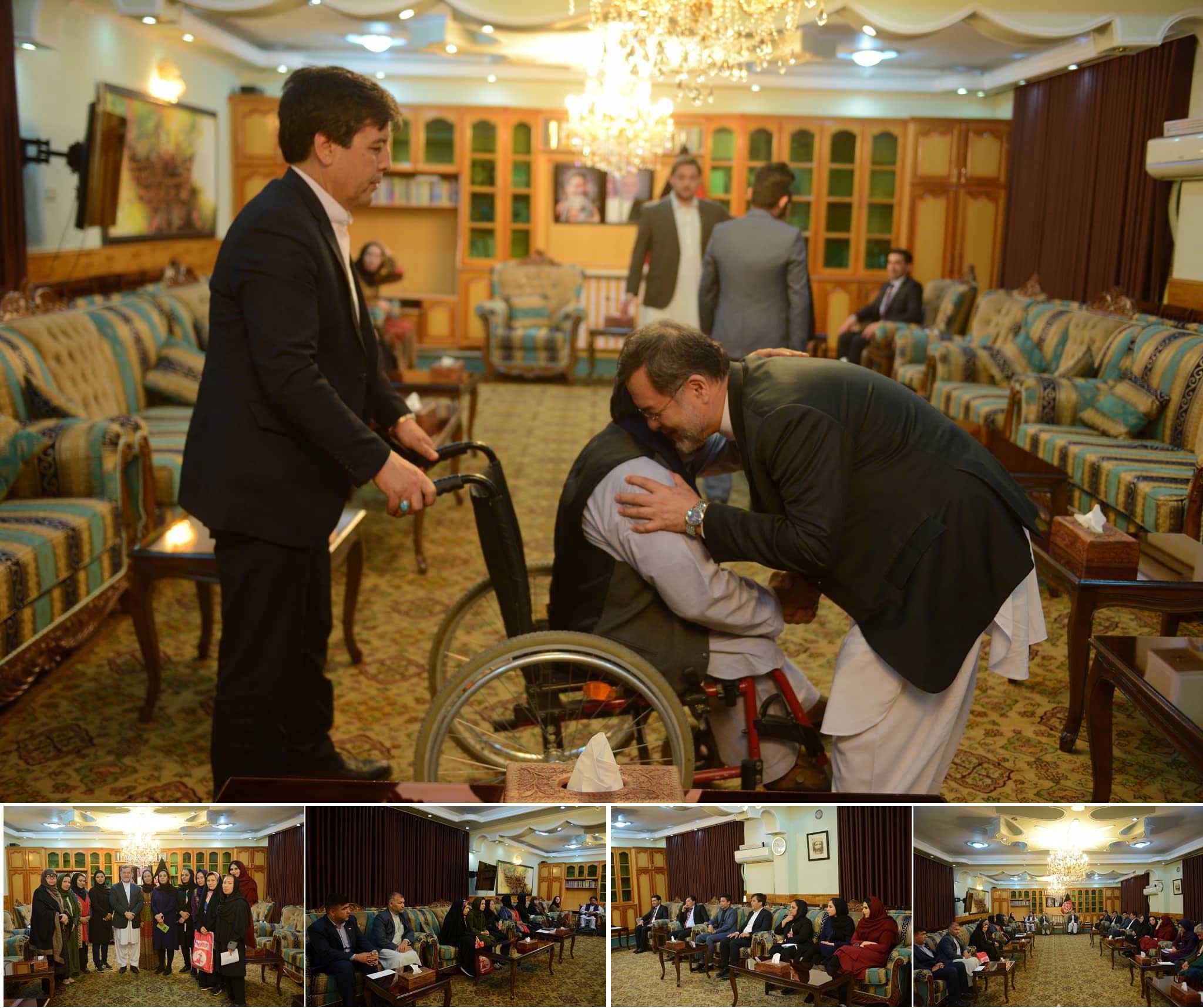 دیدار نمایندگان مهاجرین مقیم ایران در لویه جرگه مشورتی صلح با معاون رییس جمهور - خبرگزاری افغان ایرکا