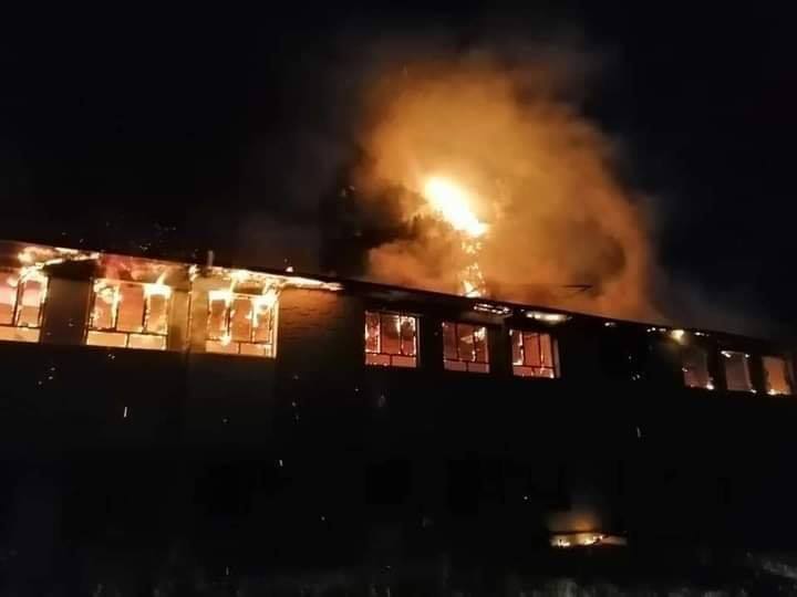 افراد ناشناس یک مکتب را در تخار به آتش کشیدند - خبرگزاری افغان ایرکا