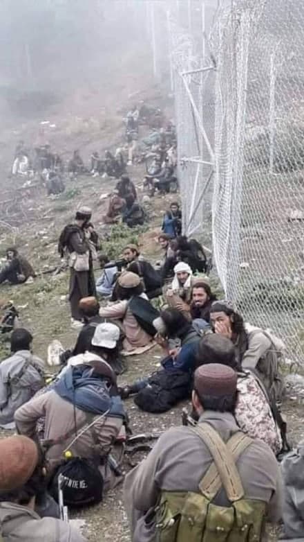 جنگجویان طالبان در انتظار عبور از مرز پاکستان به افغانستان  - خبرگزاری افغان ایرکا