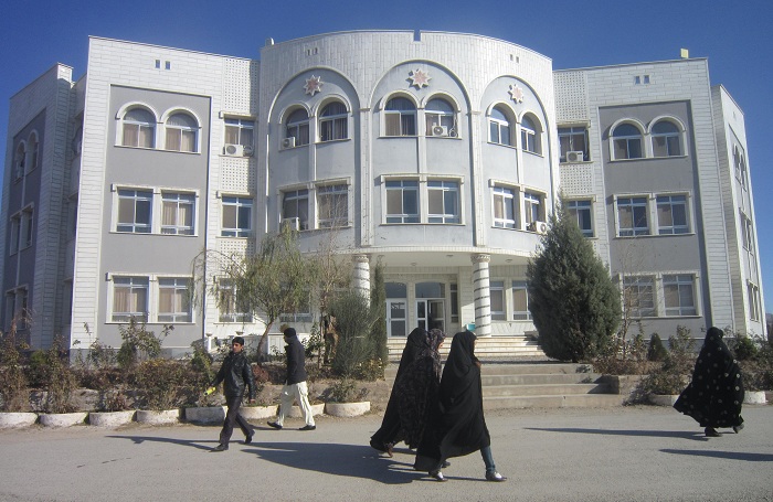 از پشت کوه به دانشگاه آمدی پس ساکت باش - تصویر دوم خبر