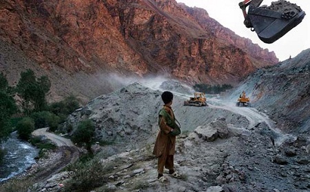 گزارشی تکان دهنده تاراج معادن افغانستان و خواب مسئولان گرسنه وزارت معادن - خبرگزاری افغان ایرکا