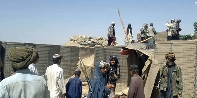 طالبان 11 پاسگاه را در جلریز آتش زده و ده ها سرباز را با خود برده اند - خبرگزاری افغان ایرکا