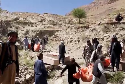 کشف سه گور گروهی در میرزا اولنگ در پی قتل عام از سوی هراس افگنان (عکس) - خبرگزاری افغان ایرکا