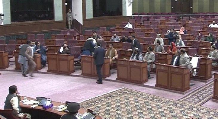 درگیری فزیکی وکلای پارلمان در نشست عمومی مجلس - خبرگزاری افغان ایرکا