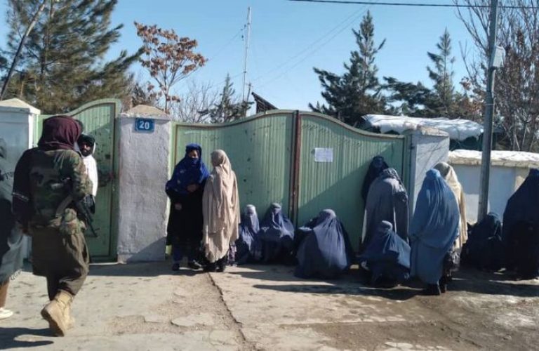  توزیع ناعادلانه کمک ها در غزنی؛ شرط دریافت کمک، شرکت در مسجد است - خبرگزاری افغان ایرکا