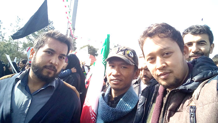 حضور پرشور مهاجرین افغانستانی در راهپیمایی سی ونهمین جشن پیروزی انقلاب اسلامی در ایران - تصویر سوم خبر