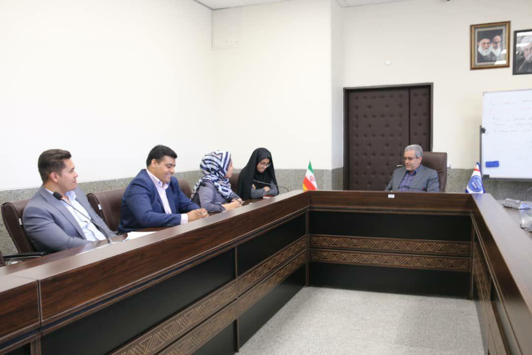 برگزاری نشست تیم جوانان آینده نگر و متعهد با بشریت (جام) با نماینده وزارت خارجه و مدیر کل دفتر اتباع ولایت کرمان - تصویر دوم خبر