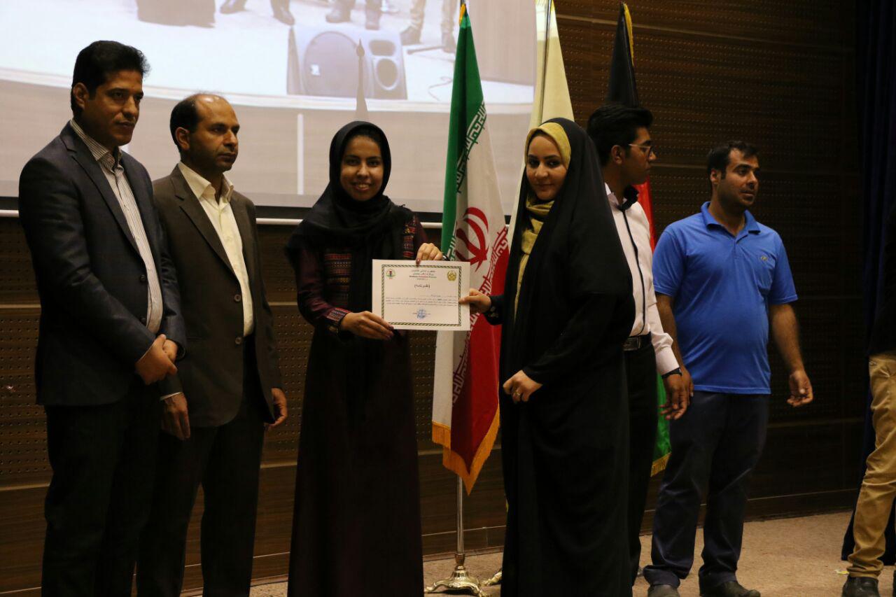 مراسم پاسداشت از رییس دانشگاه ولی عصر جناب دکتر دهقان توسط دانشجویان افغانستانی - تصویر سوم خبر