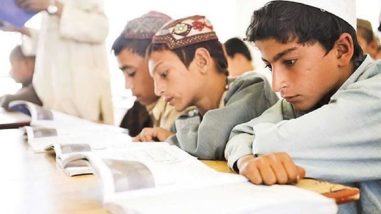 طالبان کتاب های خلاف شعایر اسلامی و فرهنگ افغانستان را از مکتب ها ی ابتدایی حذف کرد