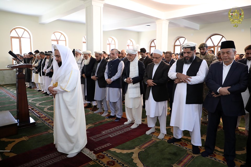 نماز عید سعید فطر بدون رئیس اجرایی در ارگ برگزار شد - تصویر دوم خبر