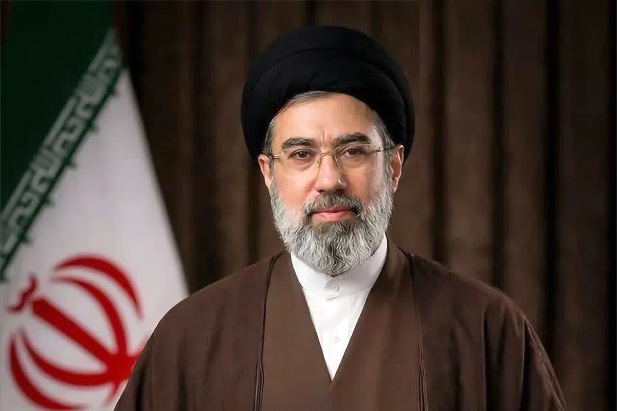رهبر انقلاب اسلامی: مذاکرات آینده به معنای پذیرش نظر دشمن نخواهد بود