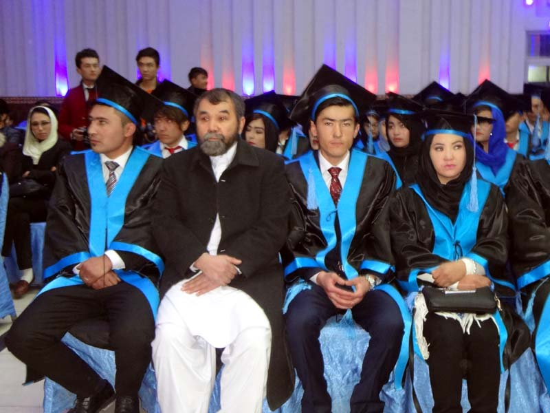 حضور دبیرکل حزب رفاه ملی ورئیس مجمع فرهنگی انقلاب اسلامی افغانستان درجشن فارغ تحصیلان دانشگاههای کابل - خبرگزاری افغان ایرکا