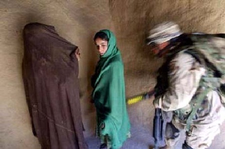 آمریکایی ها خانه های مردم کابل را تلاشی می کنند - خبرگزاری افغان ایرکا