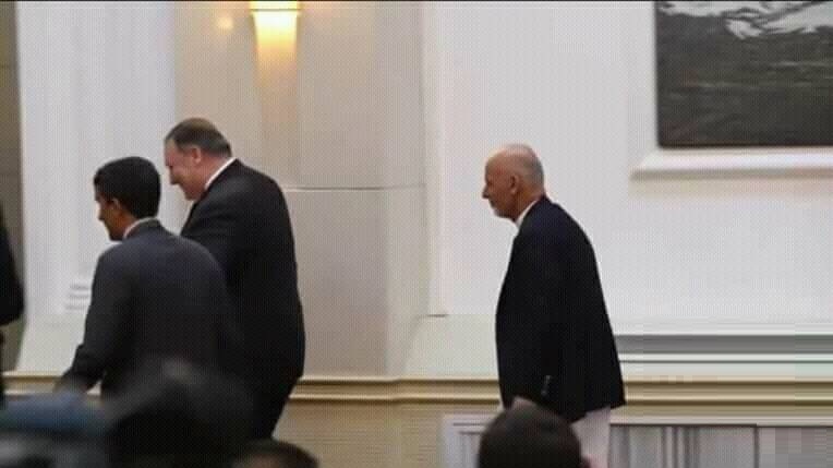 بی احترامی پمپیو وزیر خارجه آمریکا به غنی - تصویر دوم خبر