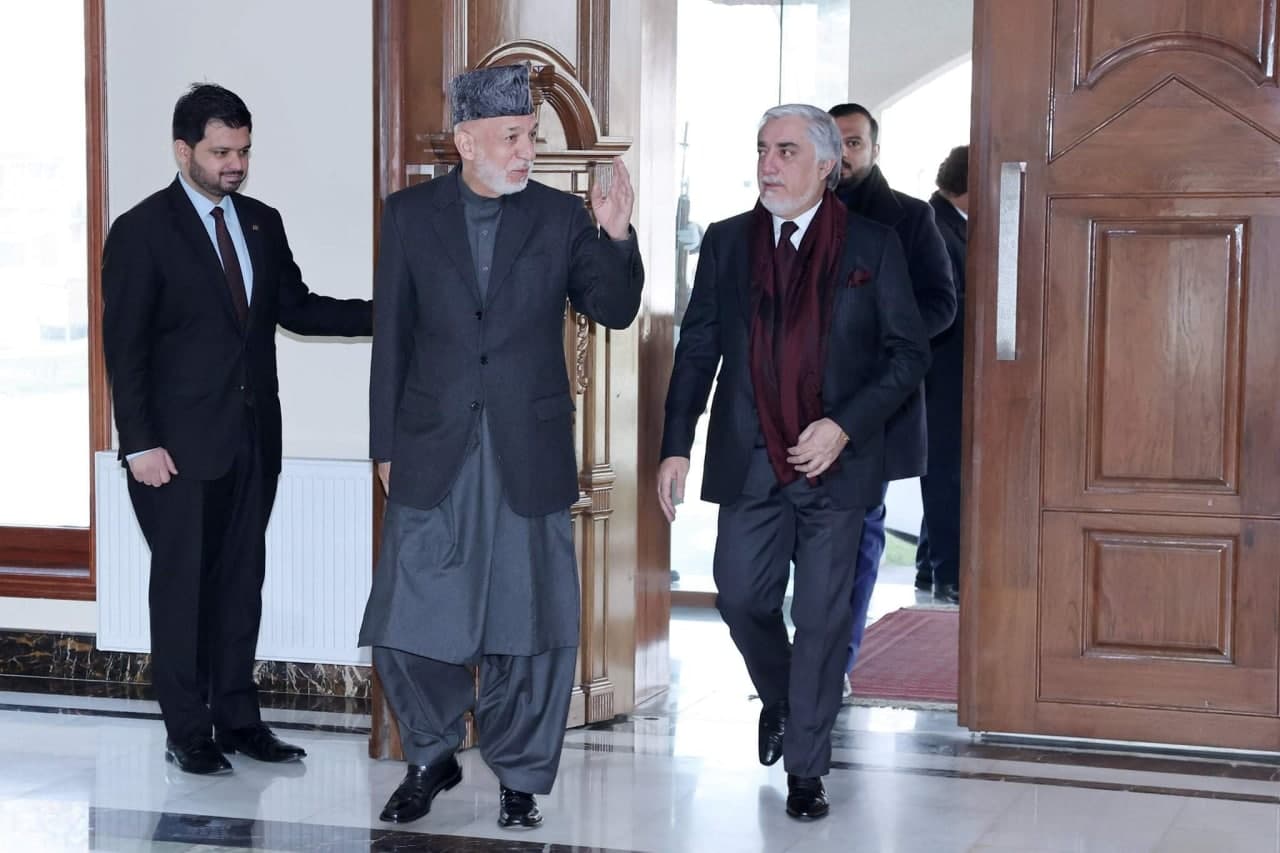 دیدار داکتر عبدالله با حامدکرزی و صحبت پیرامون دور دوم گفتگوهای صلح - تصویر دوم خبر