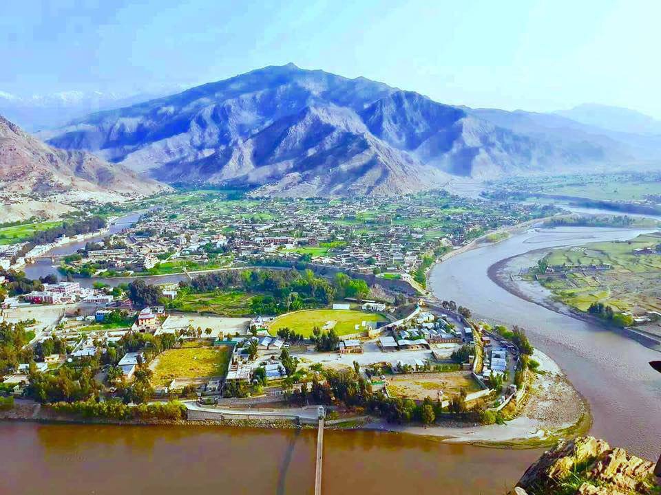 گروه داعش در کنر دو تن را به اتهام جاسوسی برای طالبان سر بُرید - خبرگزاری افغان ایرکا