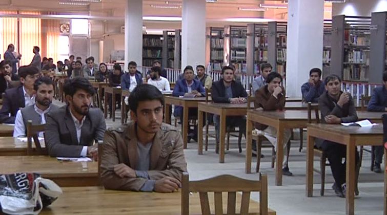 اشتراک هزارها داوطلب در آزمون راه یابی به  700 بست دولتی - خبرگزاری افغان ایرکا