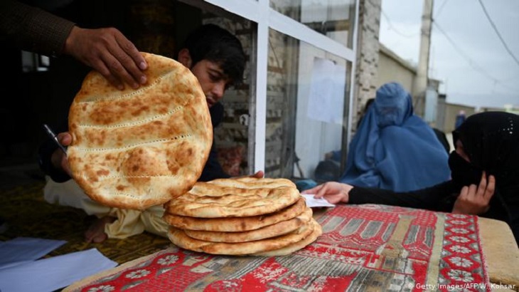  آغاز توزیع نان خشک به مستحقیق در پنج ولایت دیگر - خبرگزاری افغان ایرکا