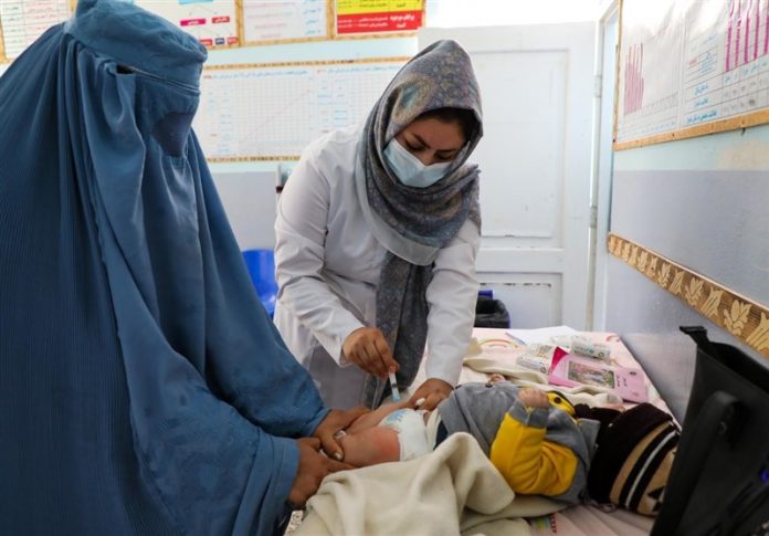 اعتراف وزیر صحت طالبان به فقر درمانی در افغانستان؛ 95 درصد مردم توان پرداخت هزینه درمان را ندارند