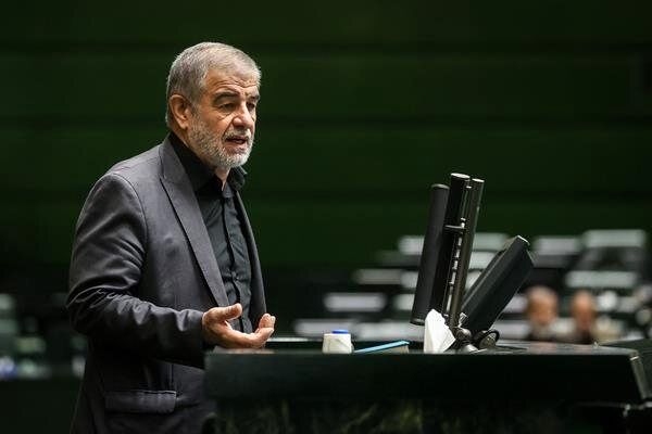  شفاف سازی نماینده مجلس در خصوص کلیپ پخش شده ممانعت از  خوانش پیام رهبری!