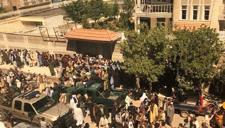 یک مرد در محل توزیع محصول «حکیم الکوزی» در هرات جان باخت - خبرگزاری افغان ایرکا