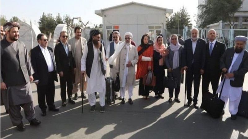 دور دوم مذاکرات صلح؛ هیأت مذاکره کننده ی دولت افغانستان رهسپار قطر شد - تصویر دوم خبر
