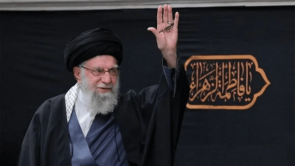  پیکر مطهر رهبر شهید انقلاب اسلامی در دارالذکر حرم امام رضا(ع) به خاک سپرده شد
