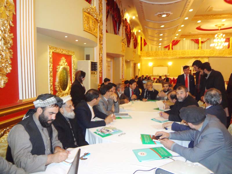 کمیسیون انتخابات جلسه مشورتی بار رهبران و نمایندگان احزاب سیاسی برگزار نمود  - تصویر سوم خبر
