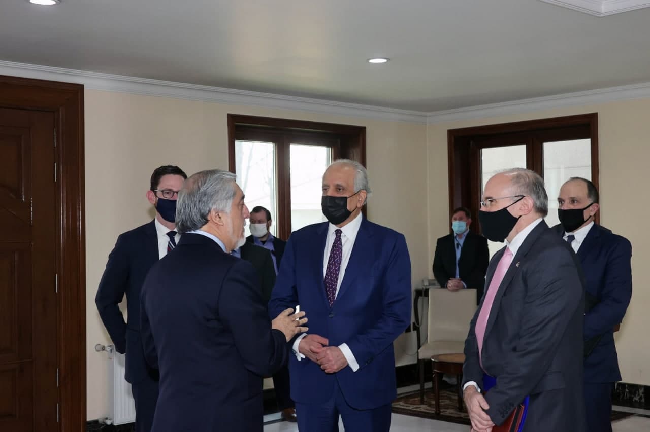 زلمی خلیلزاد با داکتر عبدالله عبدالله رییس شوراى عالى مصالحه ملى دیدار کرد - خبرگزاری افغان ایرکا