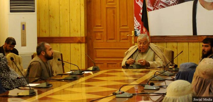 دیدار و گفت وگوی زلمی ویسا والی قندهار با جمعی از زنان روپوشیده این ولایت - تصویر دوم خبر