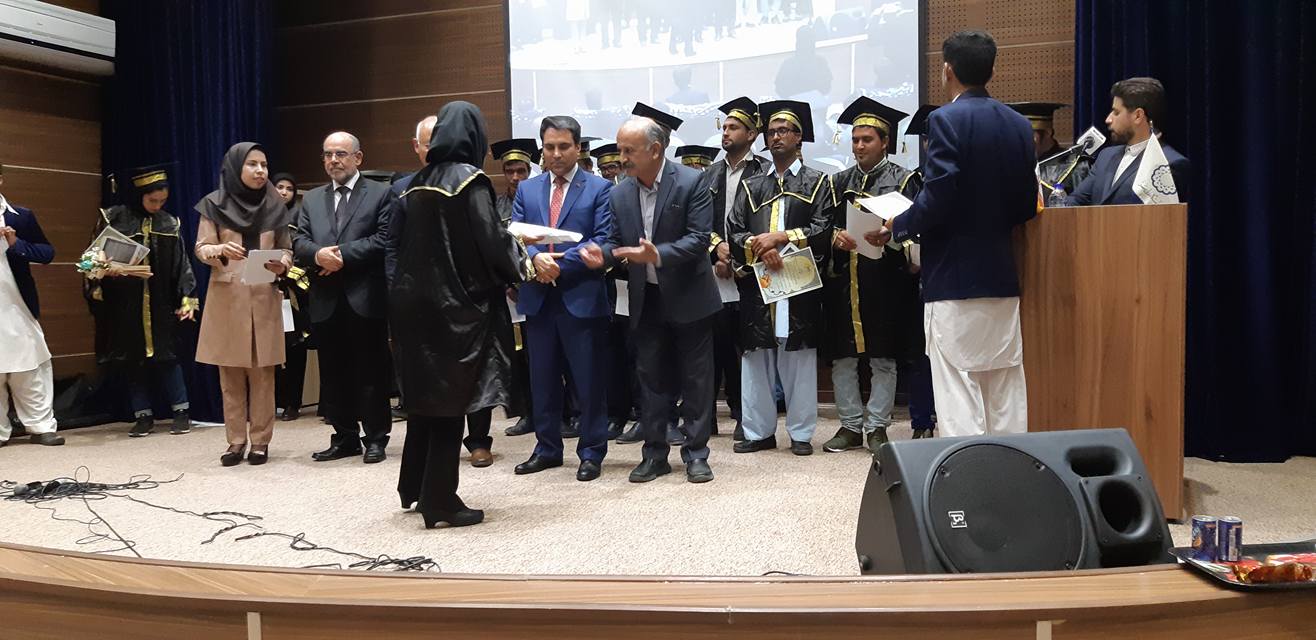 جشن فارغ التحصیلان دانشجویان افغانستانی در دانشگاه ولیعصر رفسنجان برگزار شد - خبرگزاری افغان ایرکا