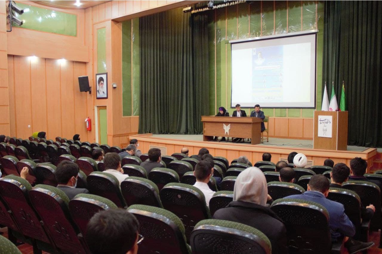 نشست علمی با موضوع گفتمان دولت فراگیر در اندیشه های استاد شهید مزاری در قم برگزار شد - تصویر دوم خبر