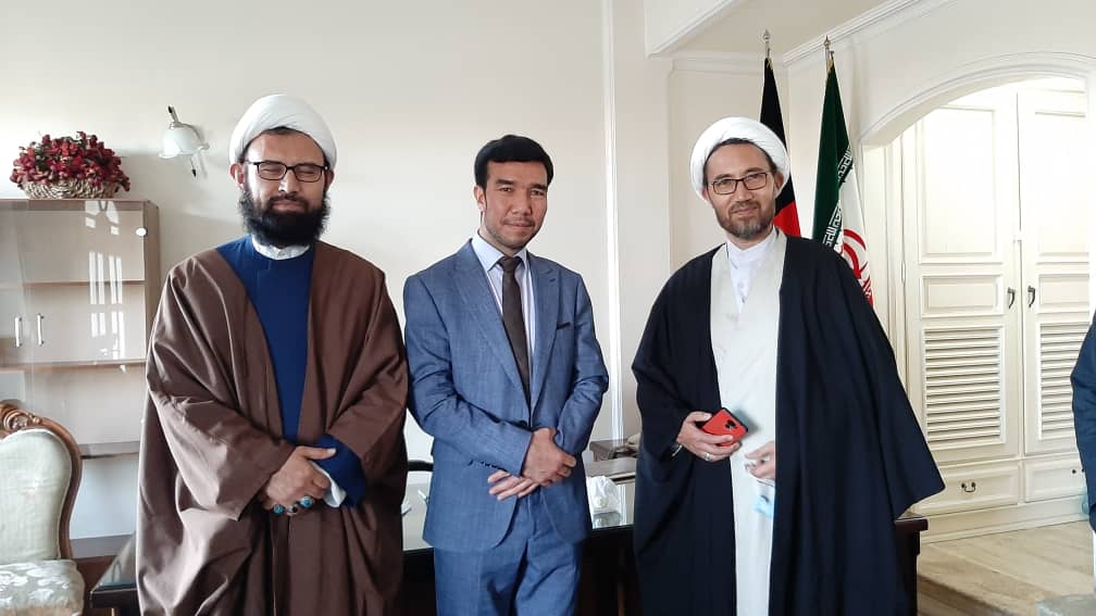 دیدار نمایندگان جامعه روحانیت مهاجرین تهران و جمعی از دانشجویان با نماینده ویژه ی رئیس جمهور در سفارت افغانستان در تهران - خبرگزاری افغان ایرکا