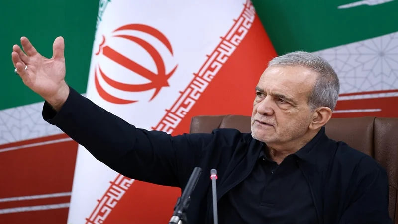 رئیس جمهور ایران: افغانستان و پاکستان در «شرایط جنگی» مانع نفوذ بیگانگان به ایران شدند