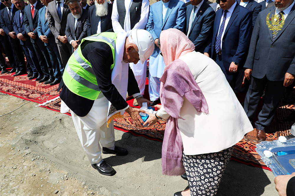  نامزدان: غنی بخاطر فریب مردم پروژه ها را چندین بار افتتاح می کند - خبرگزاری افغان ایرکا