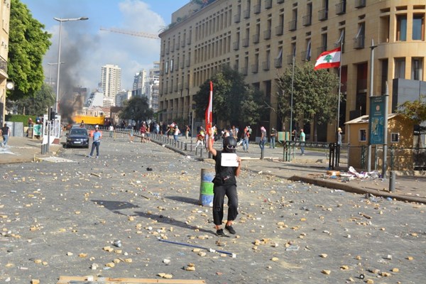 معترضان خشونت طلب، نیروی پلیس لبنان را در آسانسور کشتند - تصویر دوم خبر