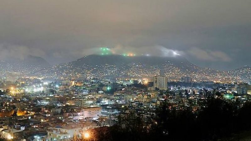 با قطع برق وارداتی ازبکستان به افغانستان کابل و چندین شهر دیگر در تاریکی فرو رفتند
