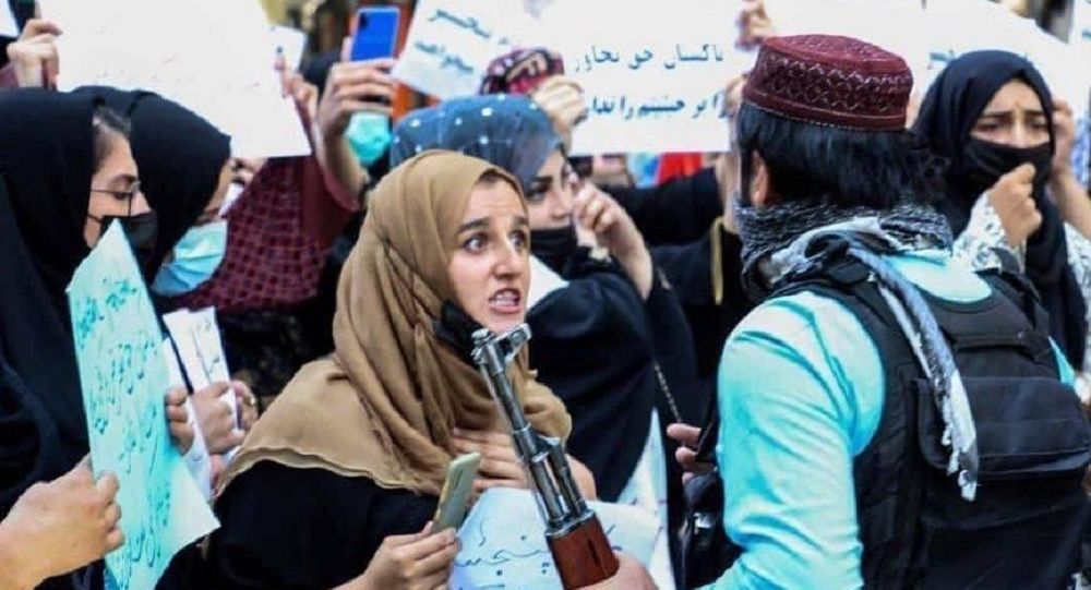 دشنام دادن طالبان به خانم های معترض - خبرگزاری افغان ایرکا